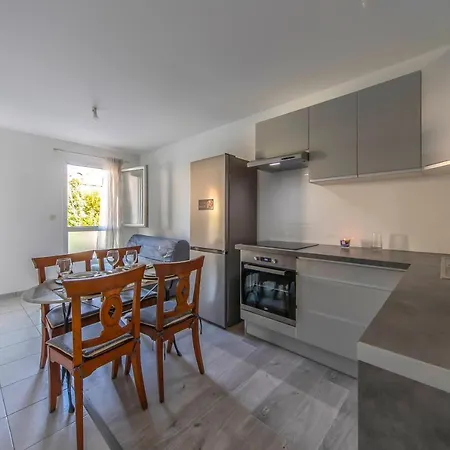Appartement Meuble T4, Proche Centre , 4 Lits, Wifi Grenoble