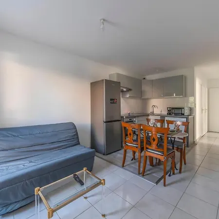 Meuble T4, Proche Centre , 4 Lits, Wifi *