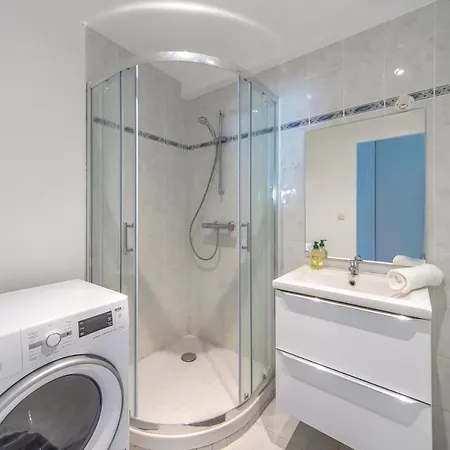 Апартаменты Meuble T4, Proche Centre , 4 Lits, Wifi Гренобль