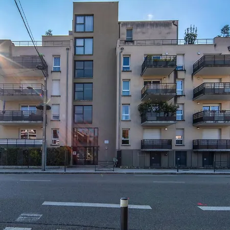 Meuble T4, Proche Centre , 4 Lits, Wifi * Гренобль